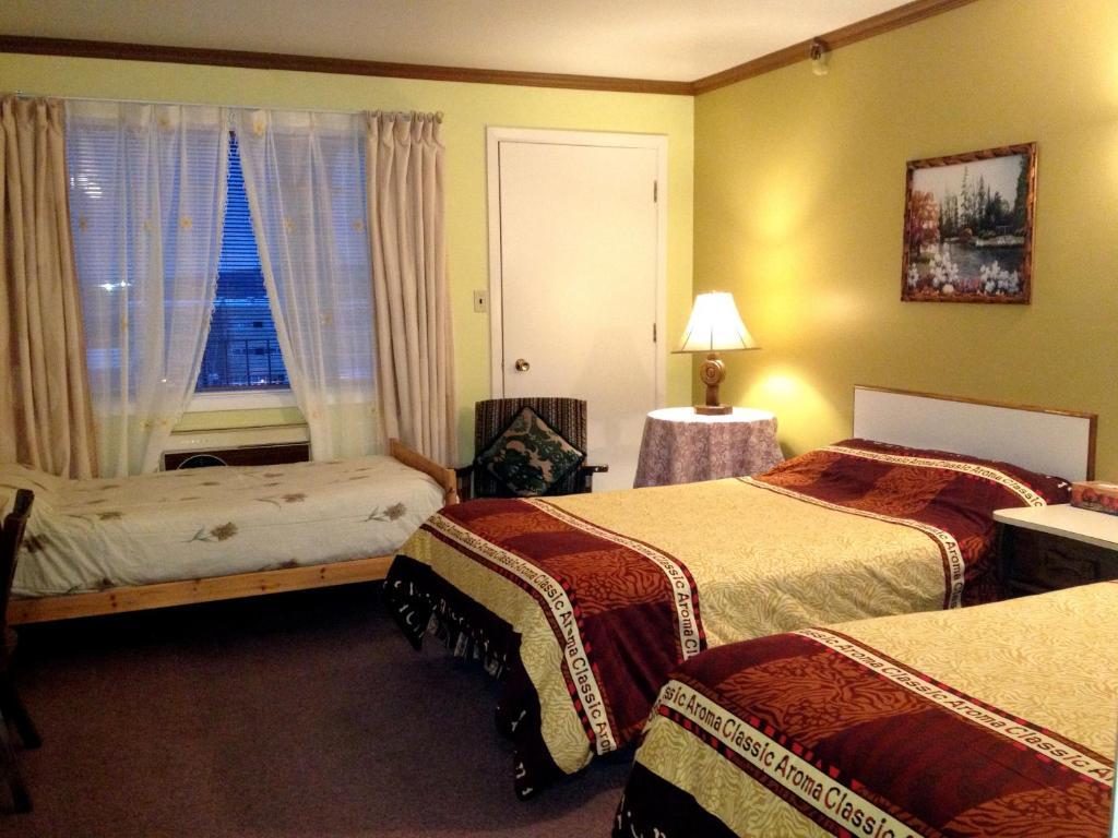 Hotel Motel Le Chateau Lac-Mégantic Zimmer foto