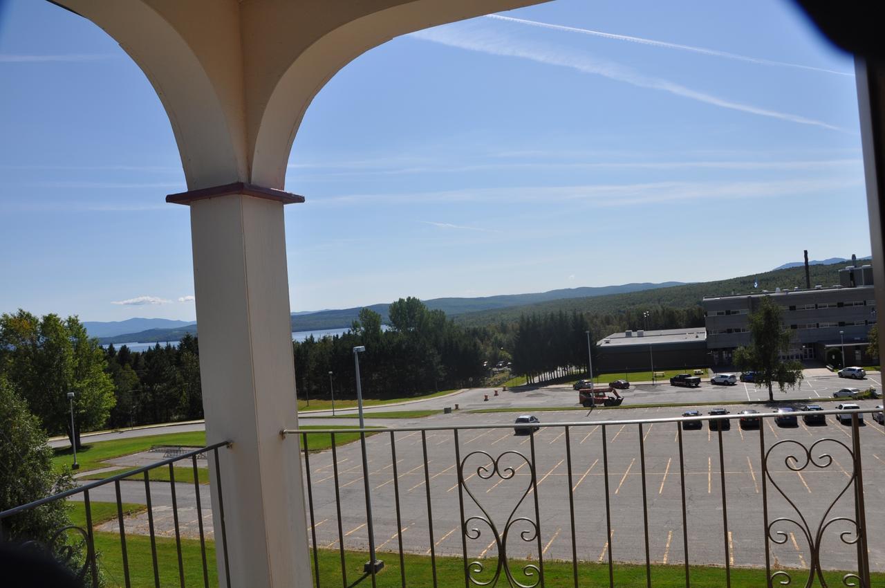 Hotel Motel Le Chateau Lac-Mégantic Exterior foto