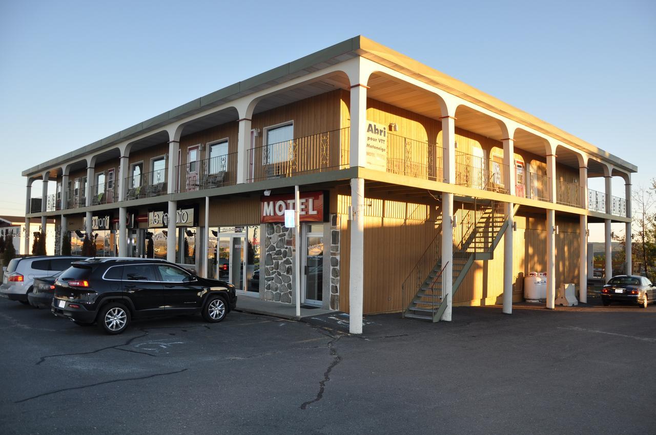 Hotel Motel Le Chateau Lac-Mégantic Exterior foto